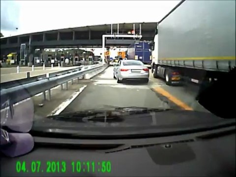 2 imbéciles venus de l'Est