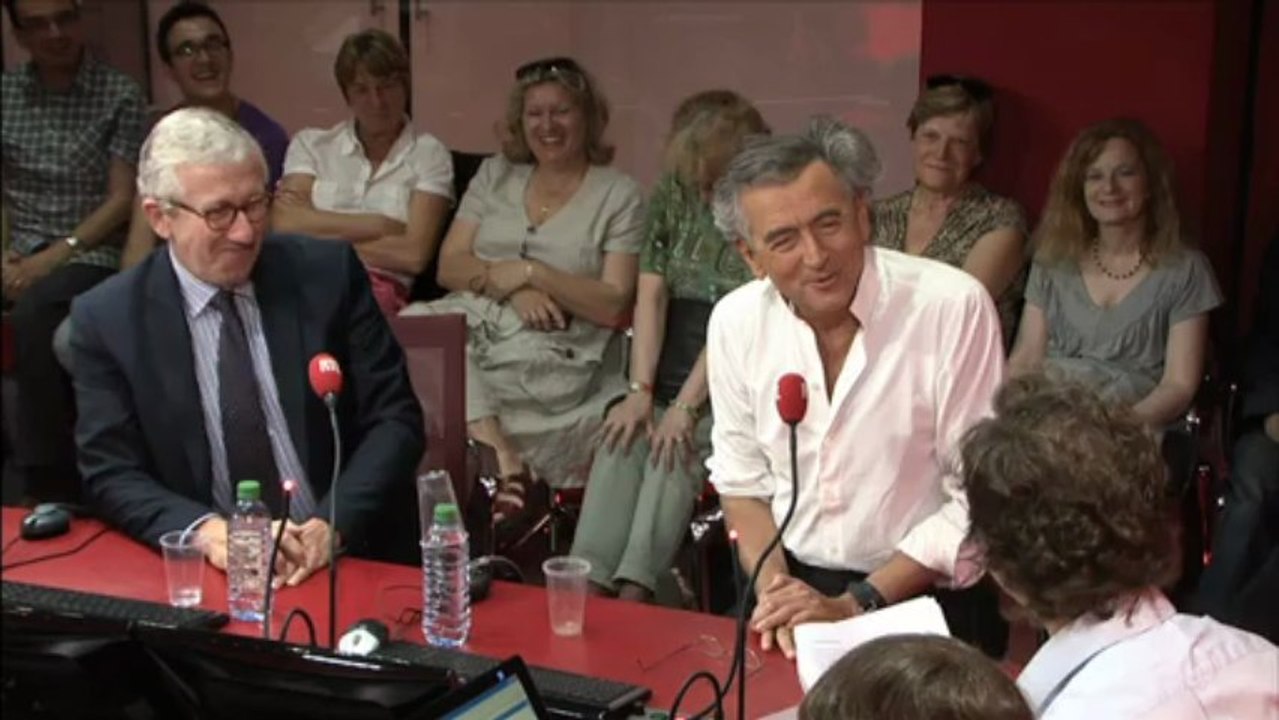 Stéphane Bern et son équipe reçoivent Bernard-Henri Lévy "L'heure du Psy" (3)