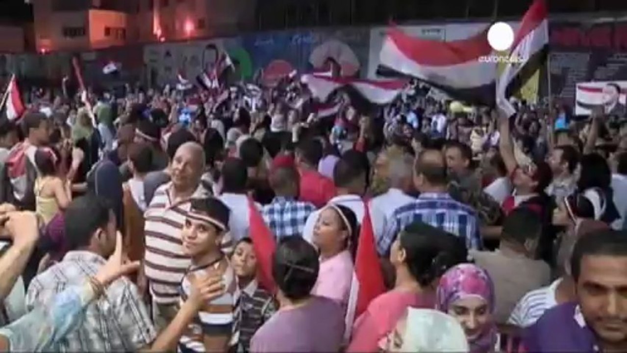 Los seguidores de Mursi se manifiestan contra el golpe...