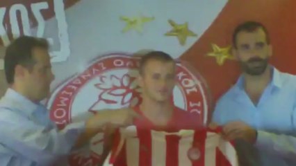 Η επίσημη παρουσίαση του Βάις από την ΠΑΕ Ολυμπιακός (8)