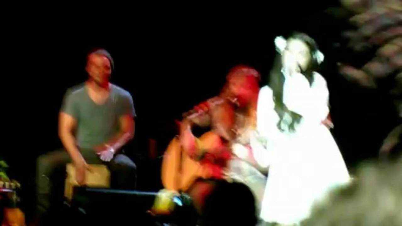 Selena Gomez & The Scene - Love You Like A Love Song live