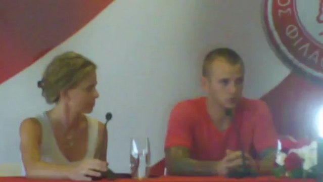 Η επίσημη παρουσίαση του Βάις από την ΠΑΕ Ολυμπιακός (5)