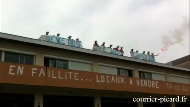 Striptease de pompiers en grève à Saint-Quentin