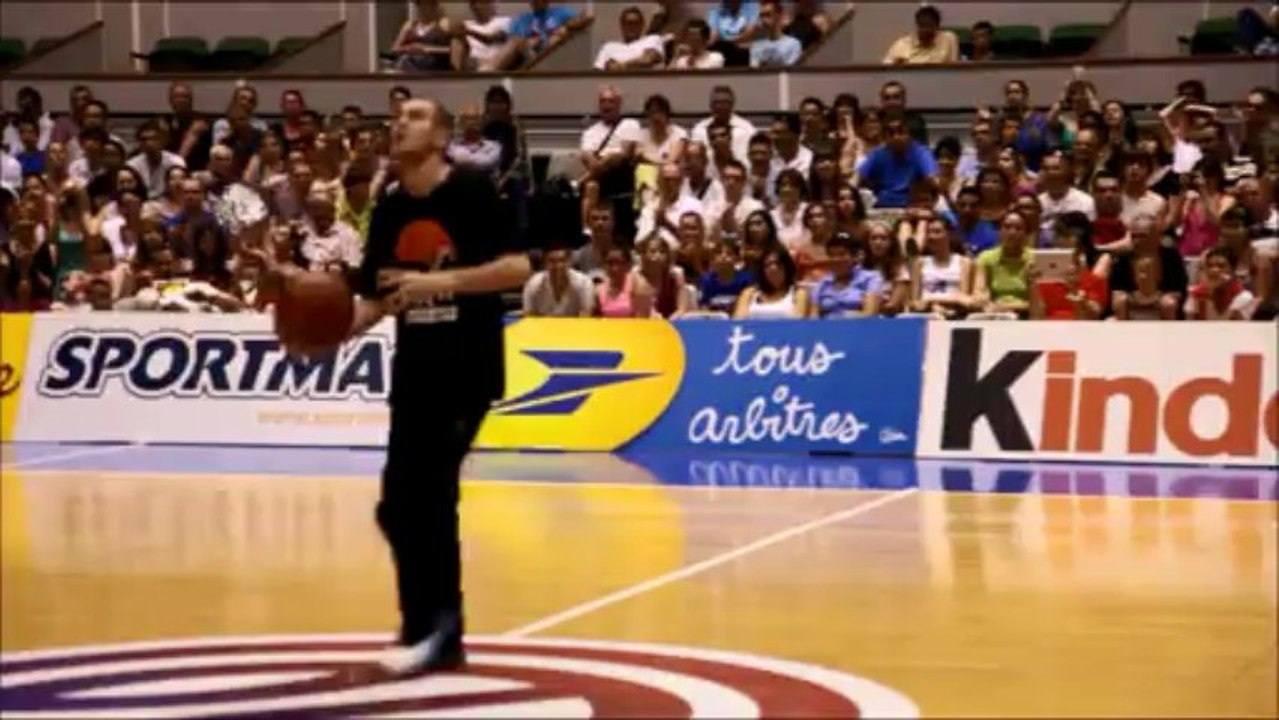 Mxii en show avec l'équipe de France Féminine de Basket-Ball