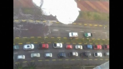 Dangerous waves hit Chile and Peru