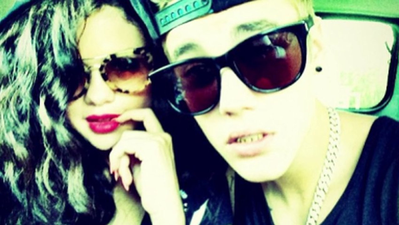 Justin Bieber Posts Picture With Selena Gomez And Writes HEARTBREAKER