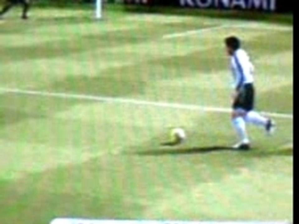 But de Saviola contre le Brésil