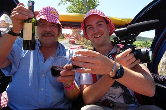 AGDE - 2013 - HERAULT TRIBUNE au coeur de la caravane du Tour de France avec Michel DESNOS