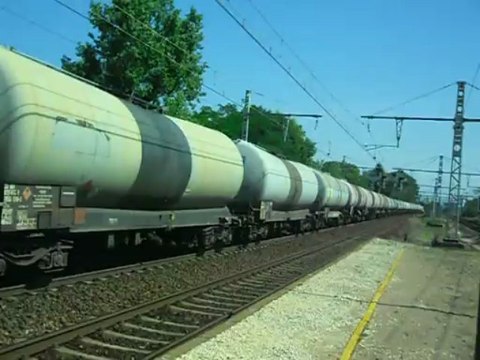 TRAIN DE CITERNES DE CARBURANT ENTRE AU TRIAGE DE SIBELIN