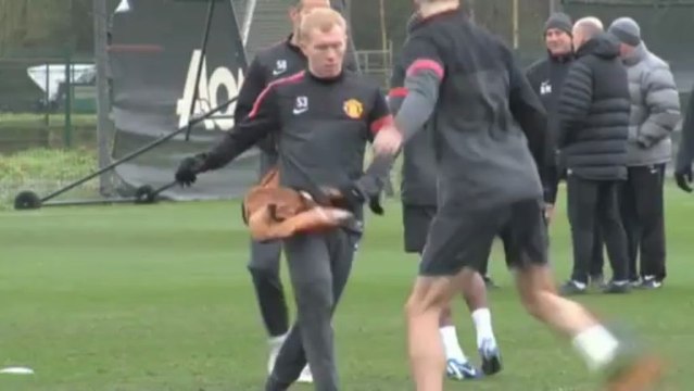 Moyes: Giggs y NEville conocen bien el club