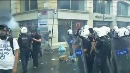Turquie : des affrontements reprennent sur la place Taksim d'Istanbul