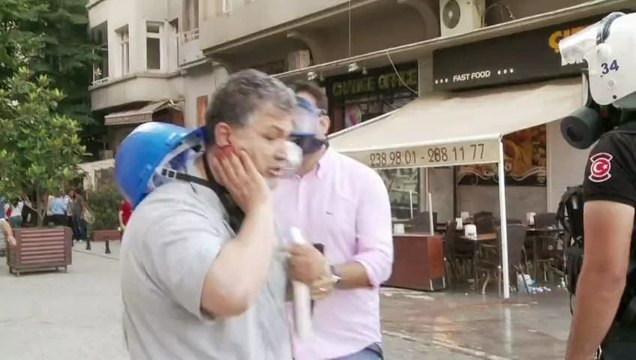 Turquie: affrontements entre manifestants et militants de l'AFK