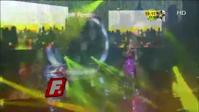 Brenda Bezares canta Es tarde para pedir perdón