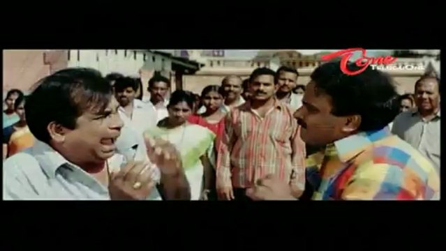 Kovai Sarala Kicks Brahmi For Thefting Her Ring