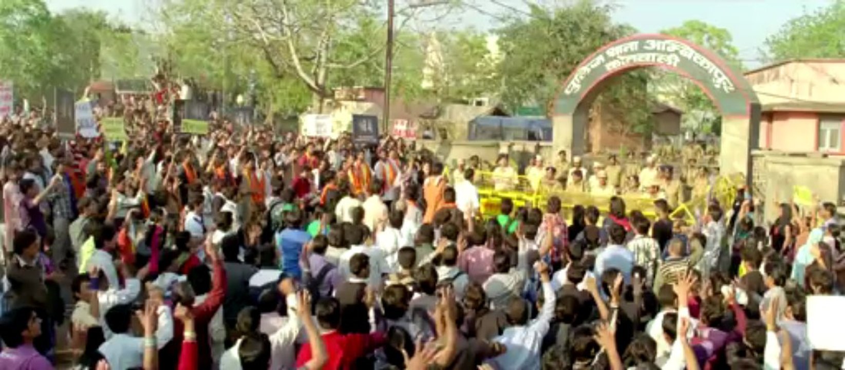 Satyagraha New Trailer  Amitabh Bachchan  Ajay Devgn  Kareena Kapoor Khan