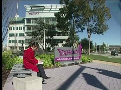 ياهو! تخفض عدد موظفيها بنسبة 15% وتعيد هيكلة انشطتها