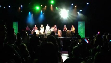 Selena Gomez & The Scene - Cry Me a River live [Cover]