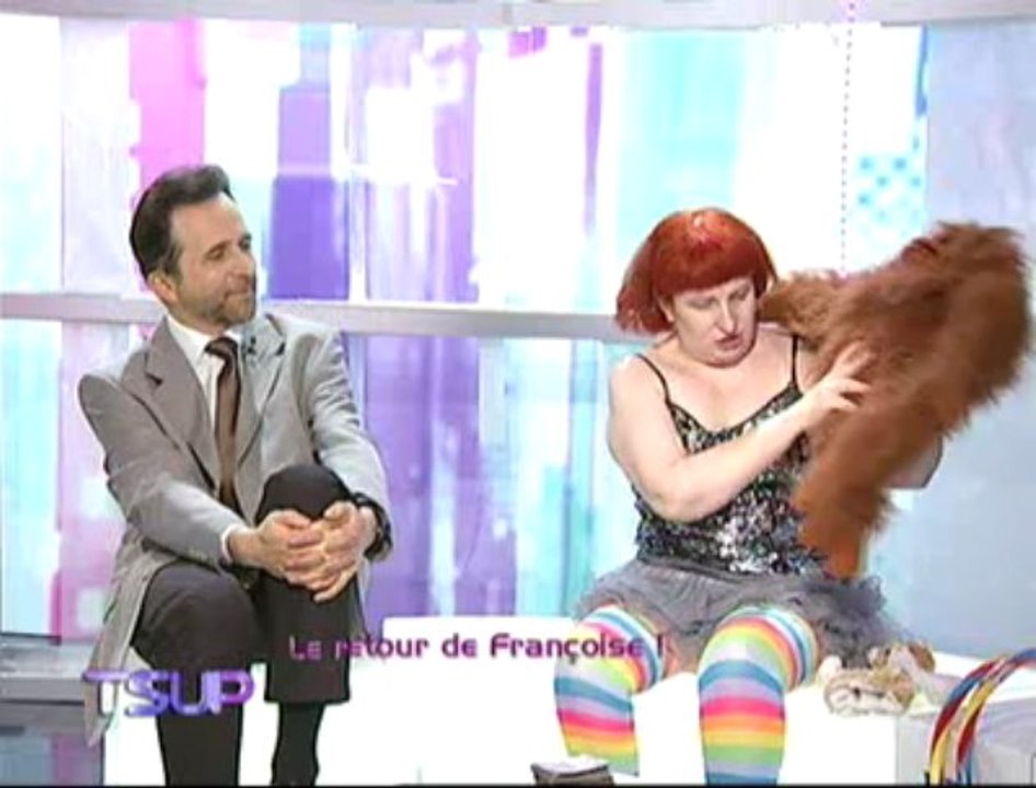 FRANCOISE DEMARELATROUS IN THE PLATEAU TO TV TOURS COMIC AND PUPPETS COMIC DECEMBER 2012
