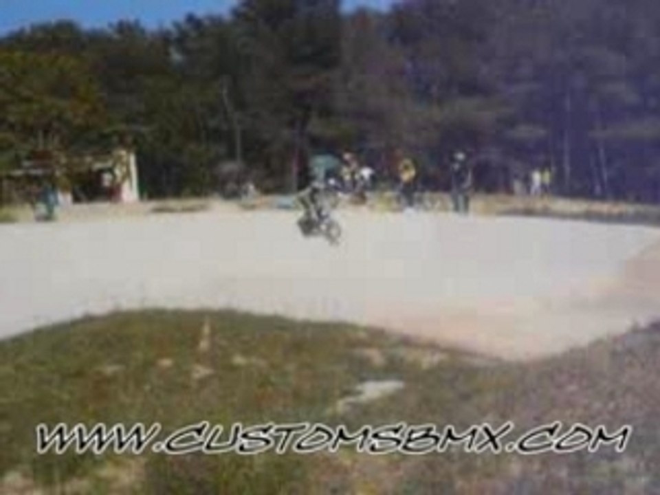 Enorme chute BMX à LA COLLE SUR LOUP