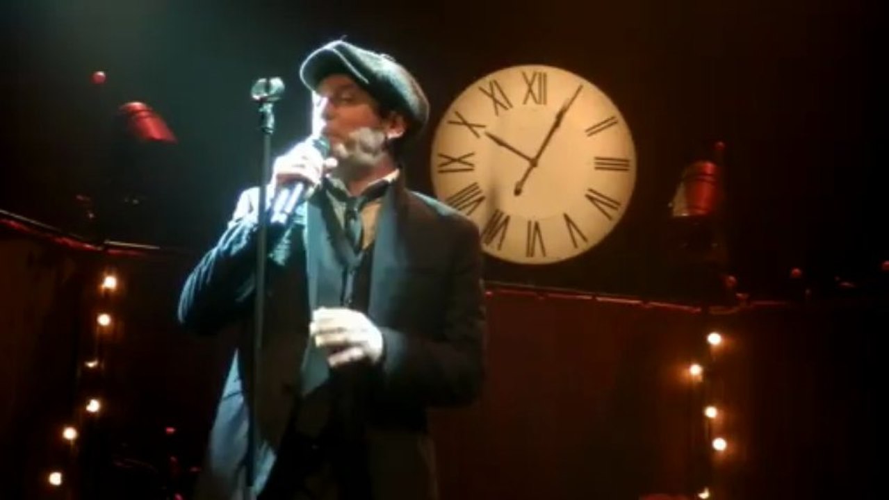 YVES JAMAIT "PAUV' POM'" AU THÉÂTRE DES LICES A...