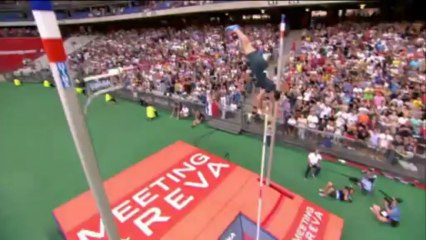 Atletismo - Bolt vuela en París