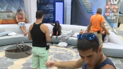 טהוניה מתעצבנת על ענת