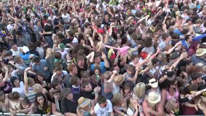 House of Pain - Jump Around // Live at Kendal Calling 2011