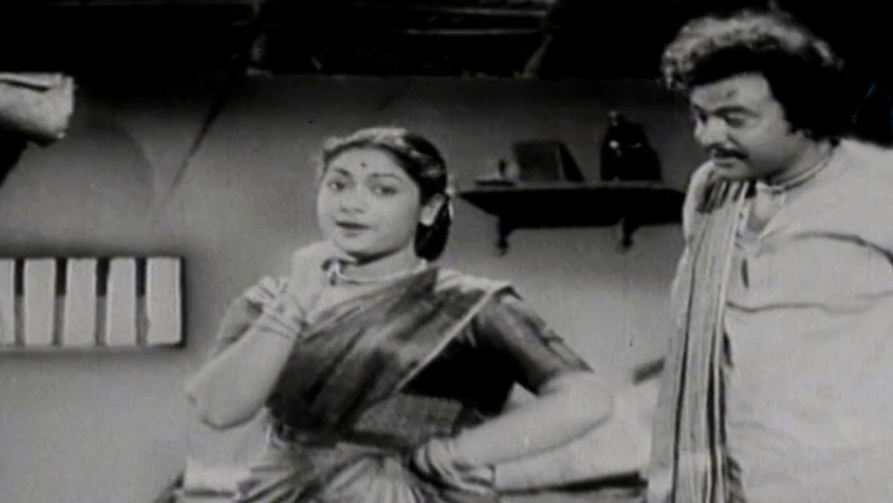 Donga Ramudu Songs - Ravoyi Maa Intiki - ANR Savithri Jamuna