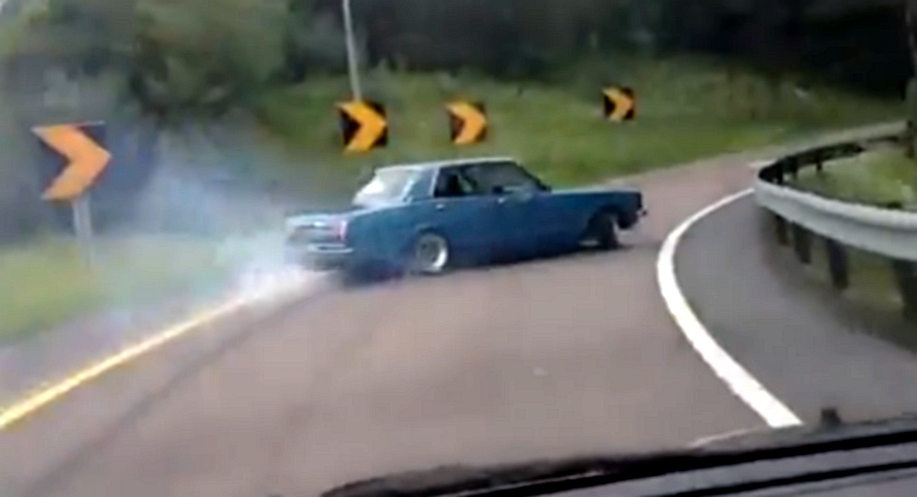 Sortir de l'autoroute en drift comme un boss