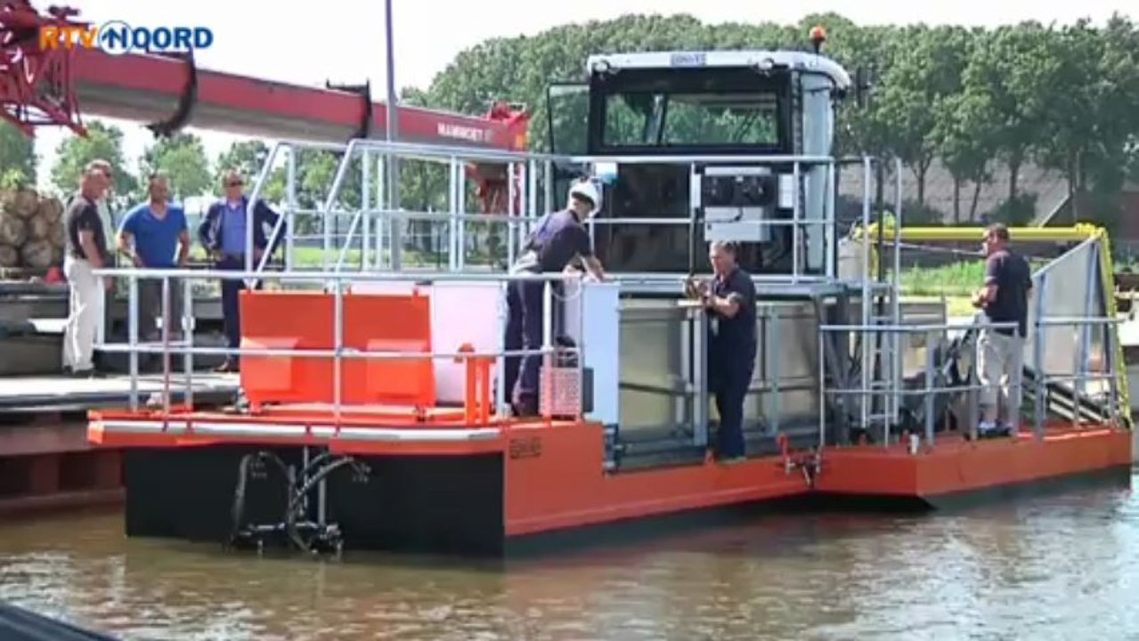 Boot maakt eind aan wildgroei in Oldambtmeer - RTV Noord