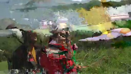 claire fait son baptême de parapente