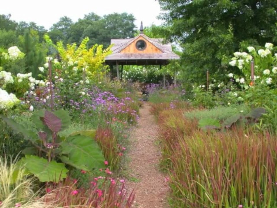 LAWN | GRASS | TREE | TREES | TRIMMING | SPRINKLER | SPRINKLERS | LANDSCAPE | LANDSCAPING | COMMERCIAL | INDUSTRIAL | RESIDENTIAL