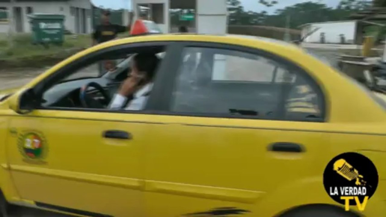 Un obrero murió cuando la grúa en al que trabajaba se desplomó.