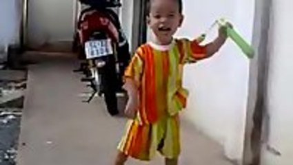 Little Kid With Awesome Nunchuck Skills