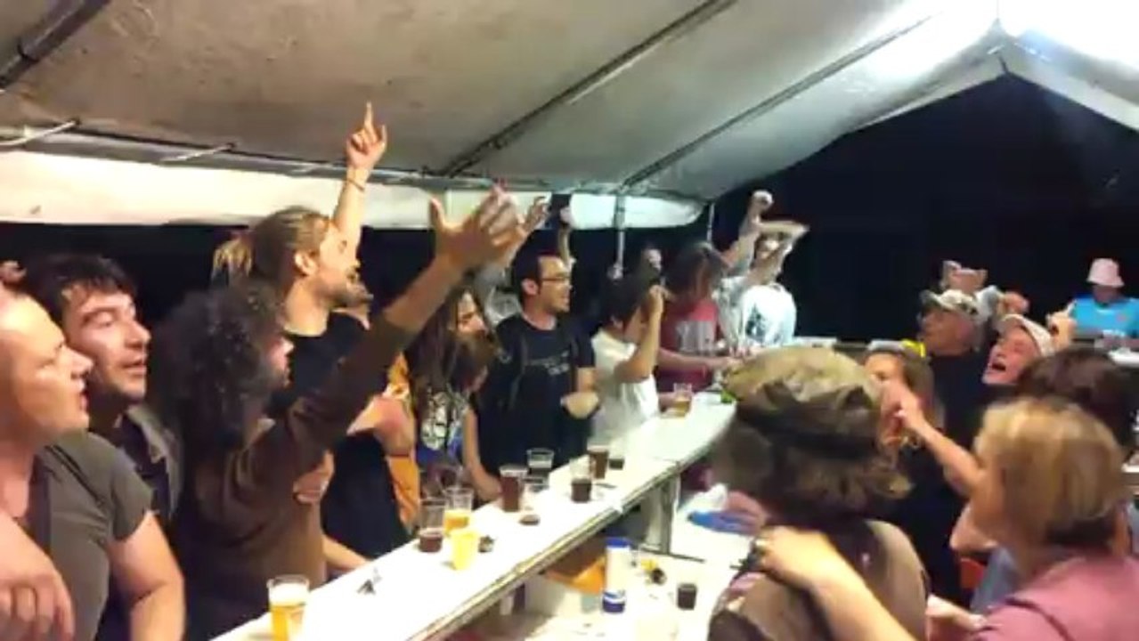 Fin de soirée au bar - Fête des Libertés 2013 à Saint-Quentin 02100