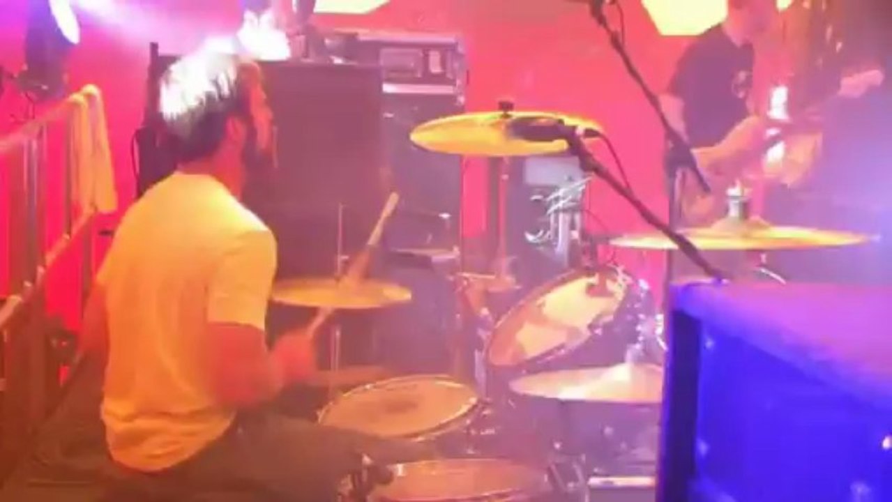 Deathretro - Satellites live at Kendal Calling 2010