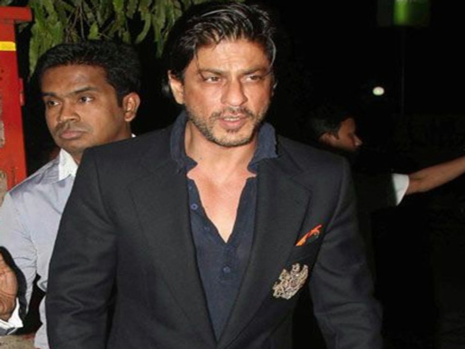 Shahrukh Khan Parties In Mannat Welcomes Surogate boy?