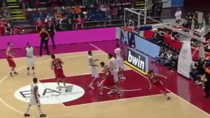 Αlley oop Κώστα Παπανικολάου