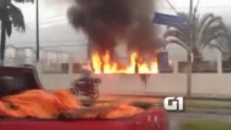 Vídeo mostra incêndio que atingiu banheiros químicos de CT do Santos