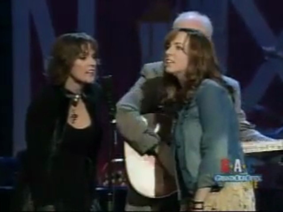 RHONDA VINCENT & REBECCA LYNN (The Angel's Rejoiced)