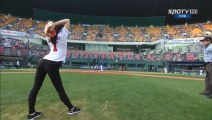 Rhythmic gymnast first baseball pitch : amazing