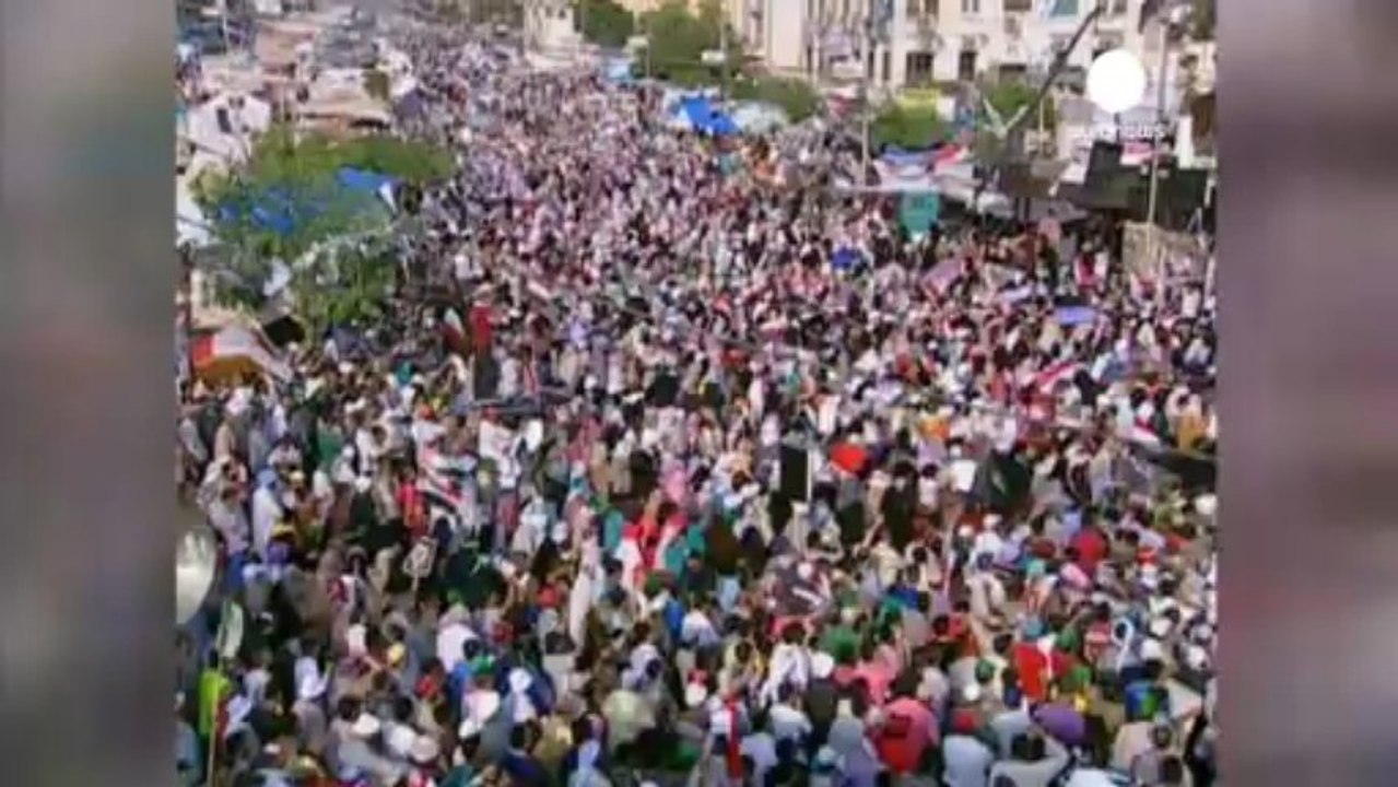 Egitto: Beblawi nuovo premier. Al Cairo manifestazione...