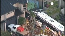 Australia: bus crashes into house in New South Wales