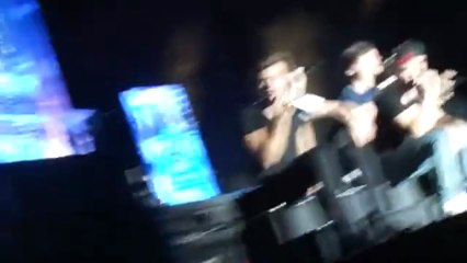 One Direction - Harry singing _Moments_ to the scary Spider