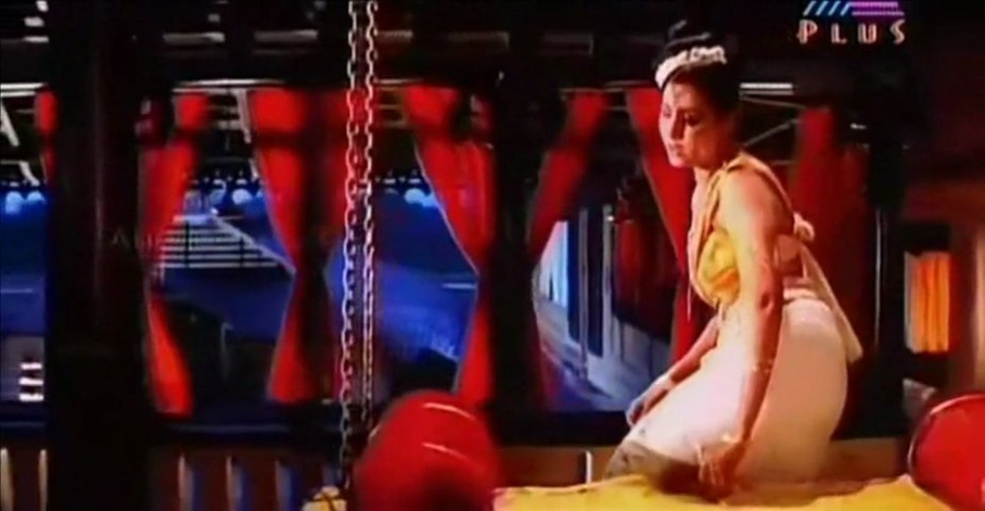 Kalarivilakku thelinjathaano....K S Chithra