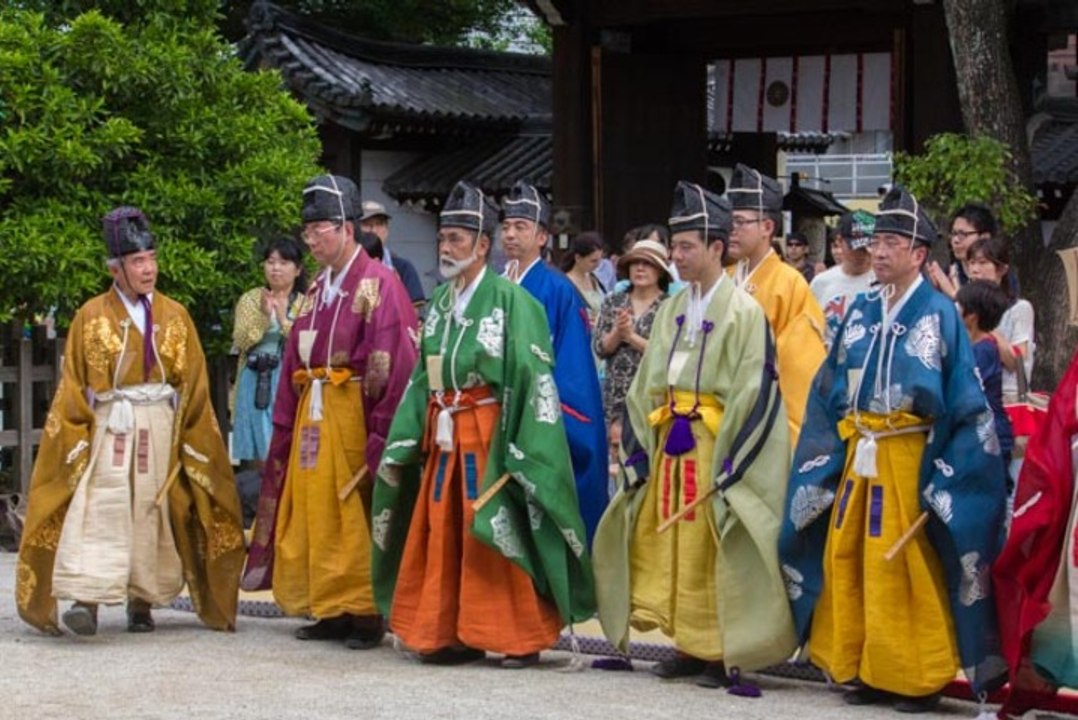 Kemari (蹴鞠) at the Shiramine Shrine (白峯神宮) in Kyoto!