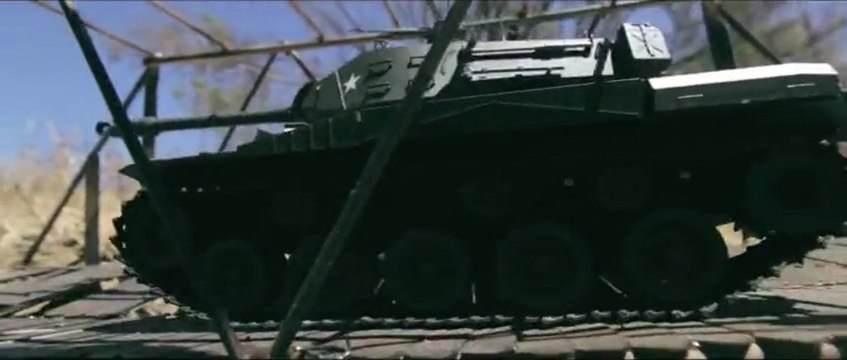 Reconstitution de The Great RC Battle avec maquettes et avions télécommandés...