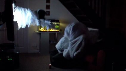 Il piège sa copine en mode "The Ring"! Enorme