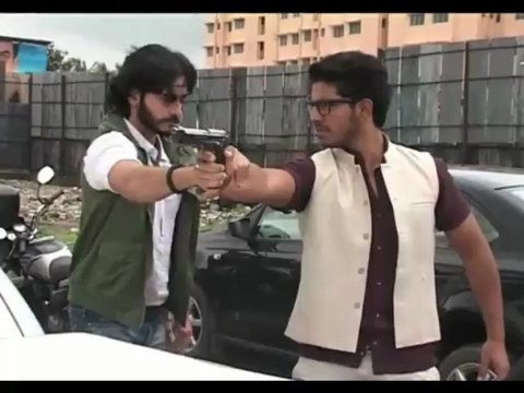 Gun shot in Na Bole Tum Na Maine Kuch Kaha