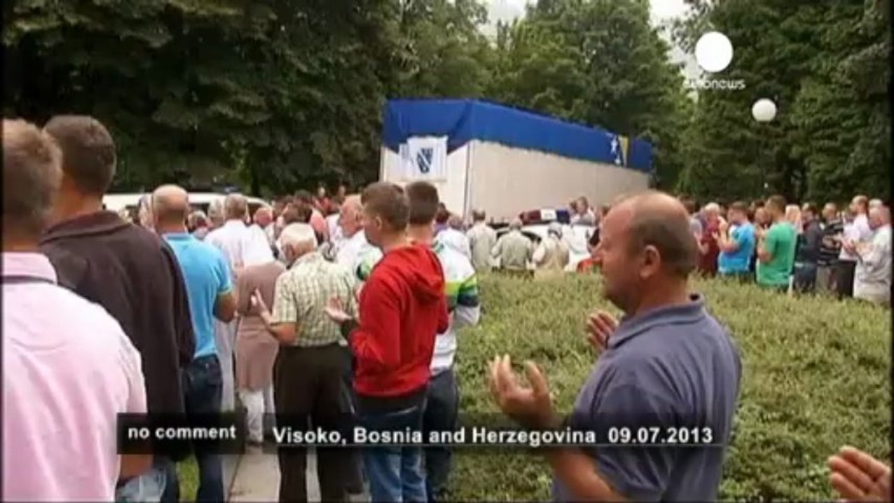 Hommage aux victimes de Srebrenica - no comment